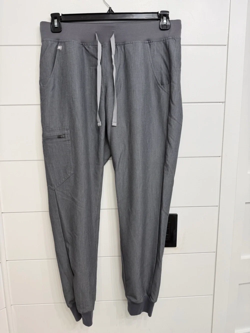 FIGS SET! Gray Catarina Scrub Top & Zamora Jogger Pants M 36508 - Picture 5 of 15